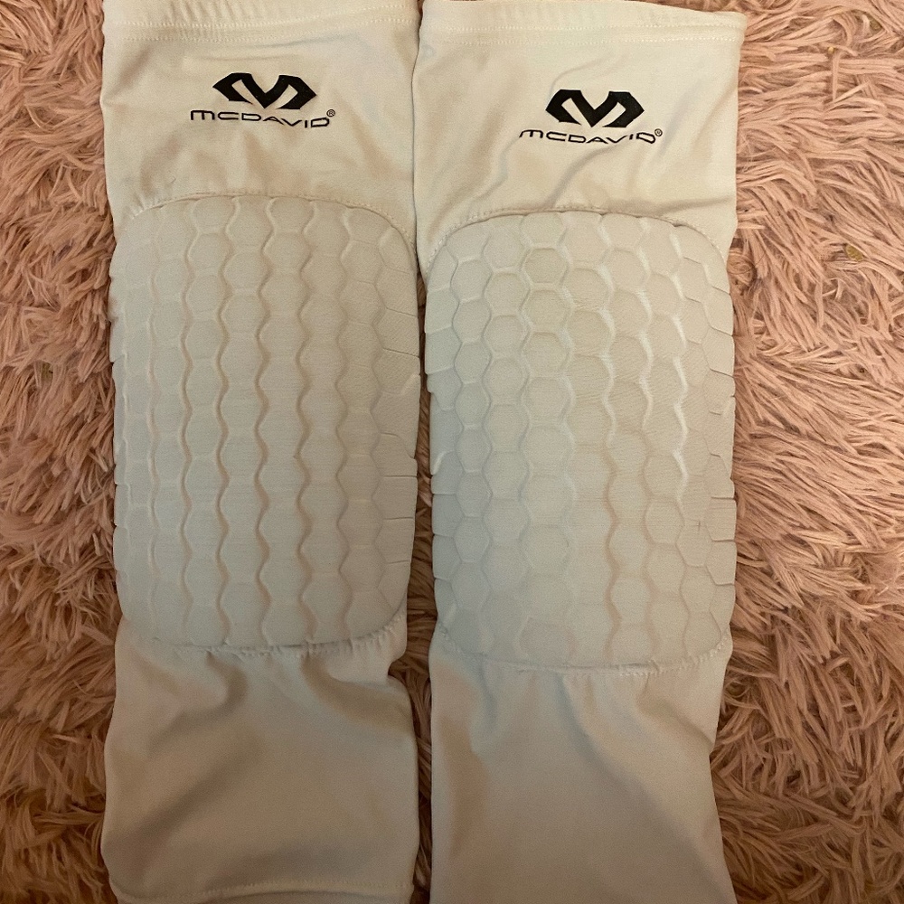 McDavid White Kneepads
